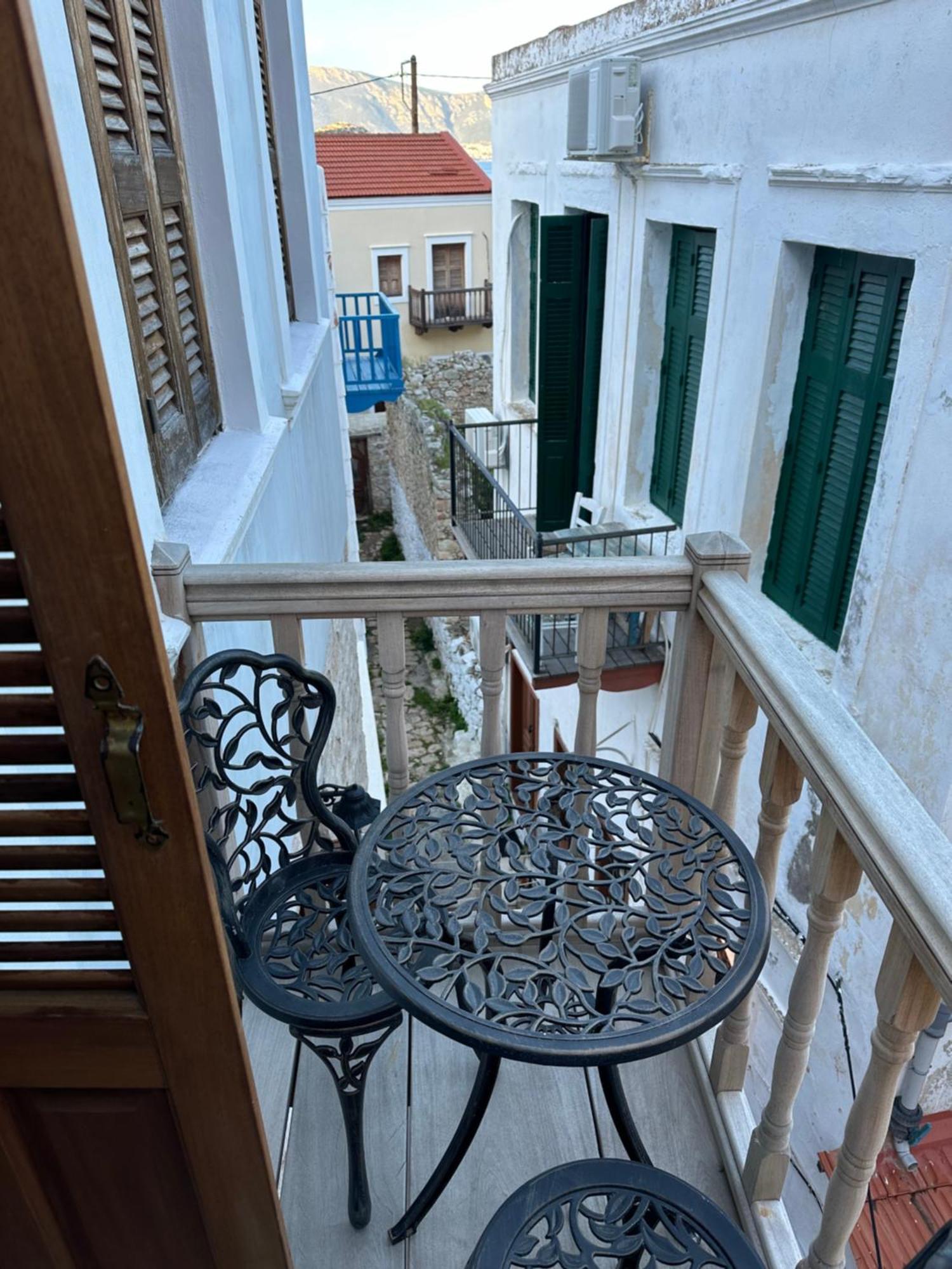 Castellorizon Pensione Meyísti Exterior foto